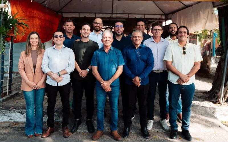 Prefeito Evilásio Cavalcanti e vereadores de Cabedelo anunciam apoio à pré-candidatura de Nabor Wanderley ao Senado
