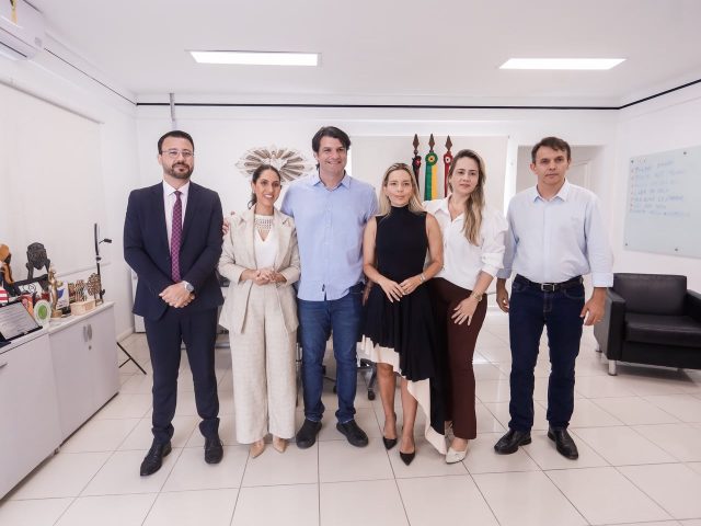  Leo Bezerra assina doação de terreno para nova sede do Ministério Público do Trabalho