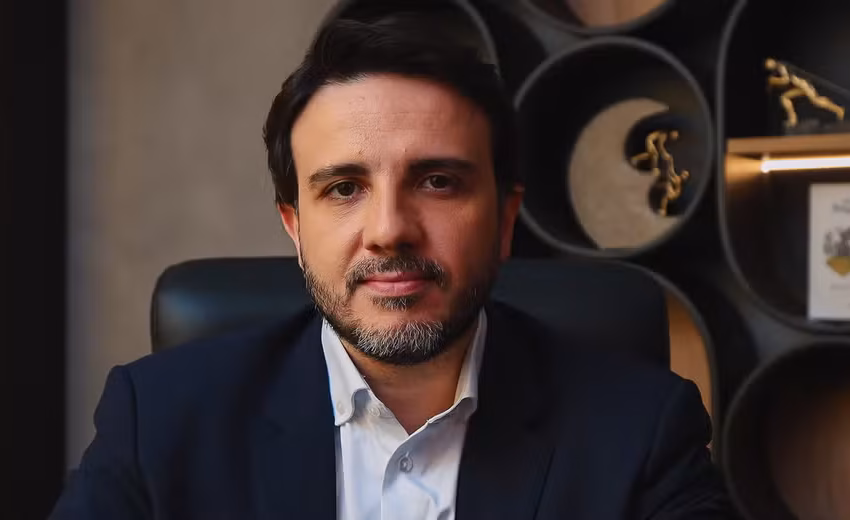  Renan Santos tem candidatura à Presidência oficializada pelo Partido Missão