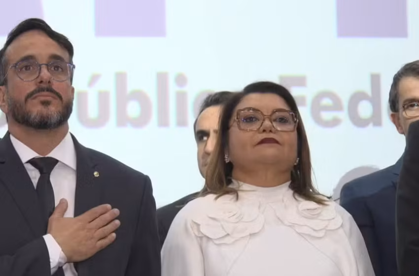  Janaína Andrade toma posse como primeira mulher a chefiar o MPF na Paraíba