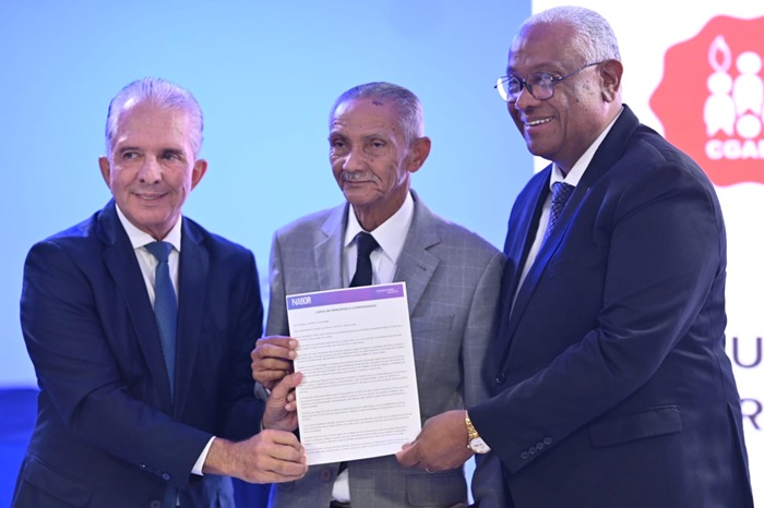  Nabor Wanderley apresenta carta de compromissos durante simpósio da CGADB em João Pessoa