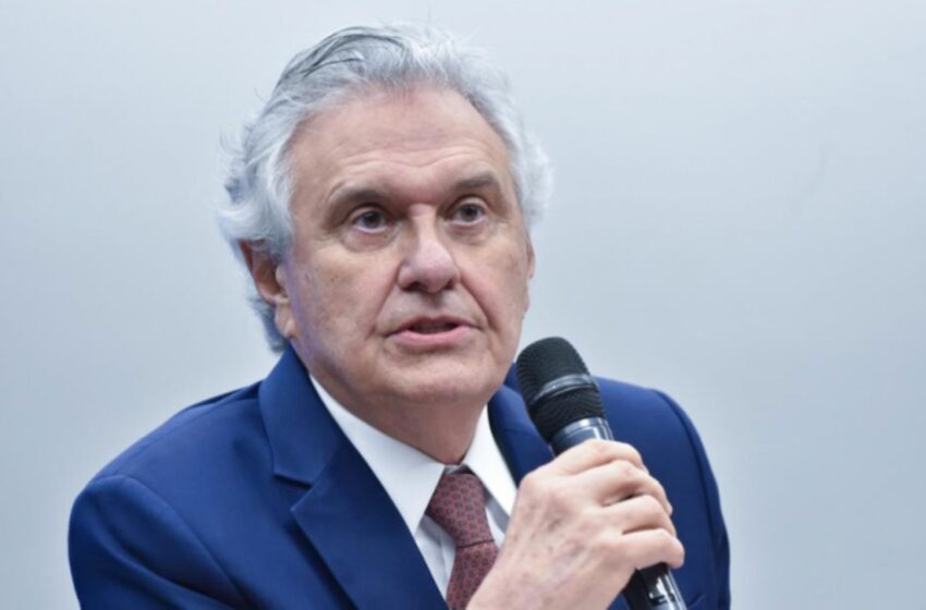  Caiado diz que Lula e Flávio Bolsonaro “jogam o mesmo jogo” e defende debate eleitoral fora da polarização