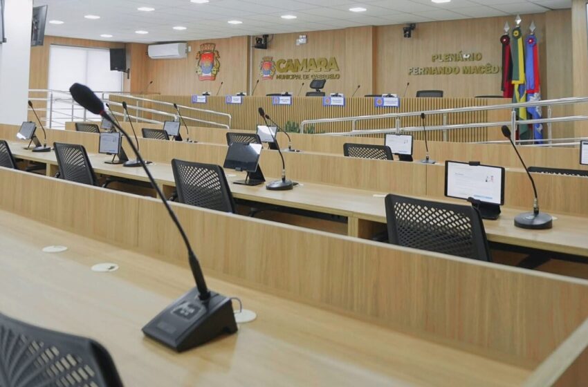  Câmara de Cabedelo realiza sessão solene para homenagear personalidades por serviços prestados ao município