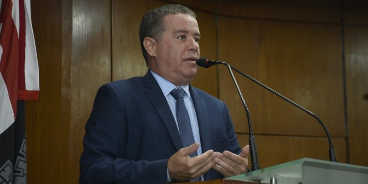  Carlos Lupi virá à Paraíba para oficializar apoio do PDT a Cícero, afirma João Almeida