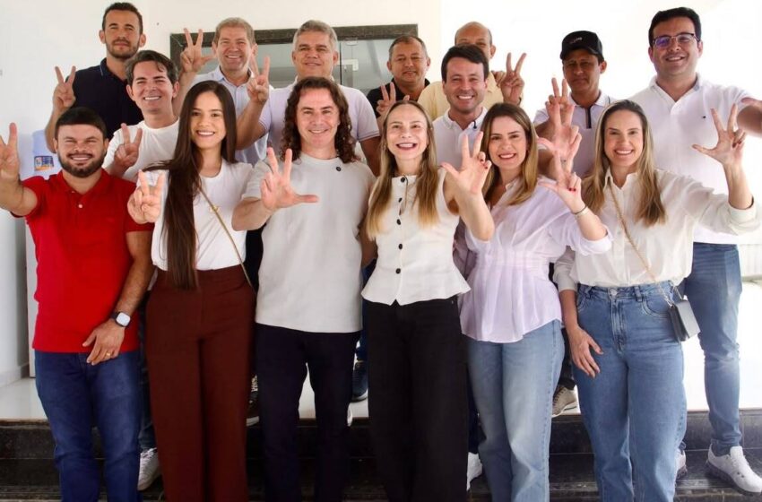  13 prefeitos do Vale do Piancó se reúnem e convidam Veneziano para reafirmar apoio à sua reeleição
