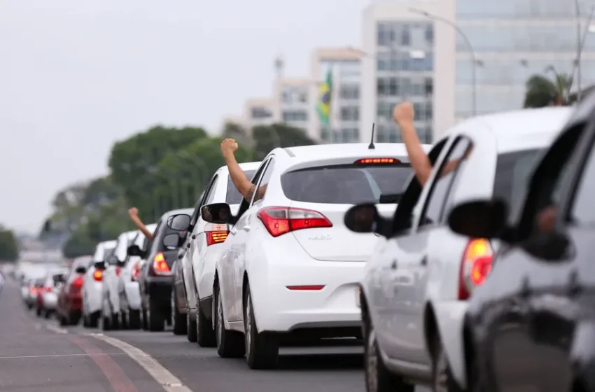 Eleições 2026: carros de aplicativo não podem circular com propaganda eleitoral
