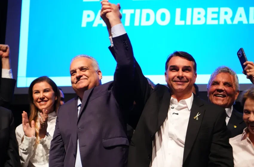  Vice de Flávio Bolsonaro participa de ato político em João Pessoa neste sábado