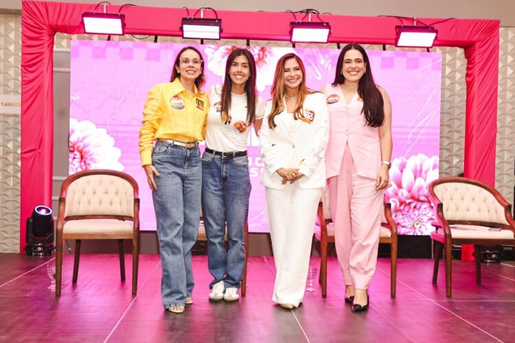 Camila Mariz participa de encontro com mulheres em Esperança e debate participação feminina na política
