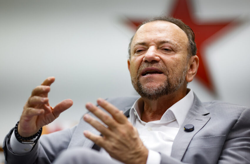  Presidente nacional do PT diz que sistema político e judicial do Brasil “apodreceu” e defende regras mais rígidas