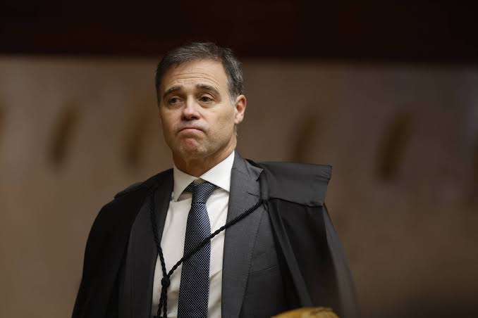  Mendonça levanta sigilo de quase 40 processos no STF