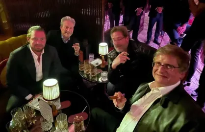  Paulo Gonet aparece em foto ao lado de Vorcaro em evento de uísque e charutos em Londres