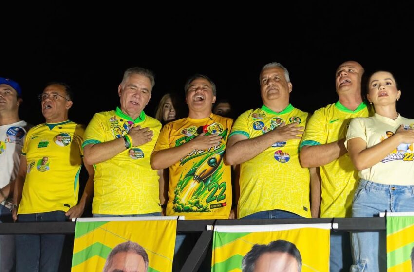  Vice de Flávio Bolsonaro participa de carreata na Paraíba e destaca força da mobilização no Sertão