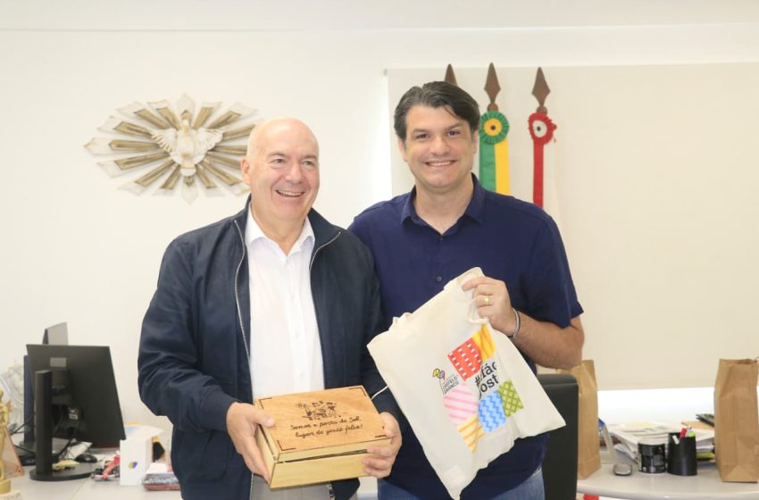  Leo Bezerra recebe visita de prefeito português e projeta parcerias nas áreas de arte e artesanato