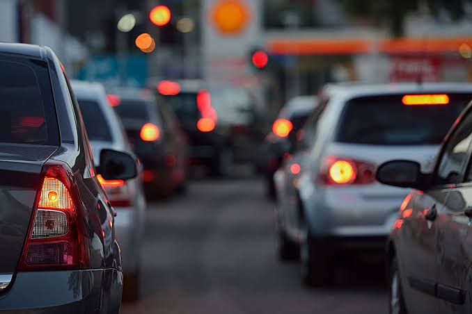  Trânsito fica congestionado em diferentes pontos de João Pessoa nesta quarta-feira