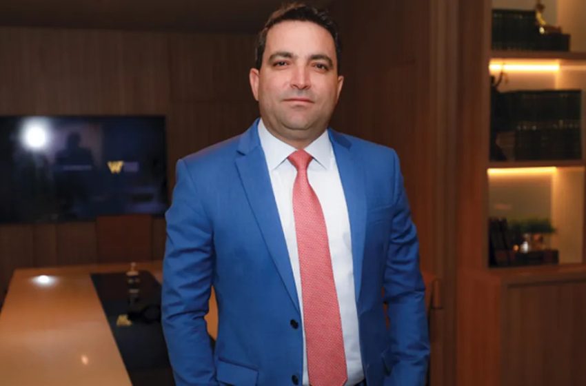  Willer Tomaz, advogado investigado no caso do INSS e amigo de Flávio Bolsonaro, movimentou R$ 5 bilhões em bets, perdeu R$ 163 milhões e pede devolução