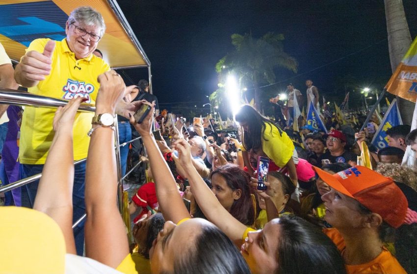  Lucas e João encerram penúltimo dia de campanha com agenda marcada por apoio popular em Campina Grande